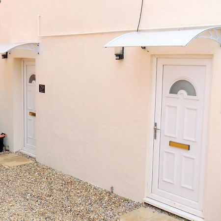 Bassett Flat With 2 Bedrooms And Superfast Wi-Fi Sittingbourne Esterno foto