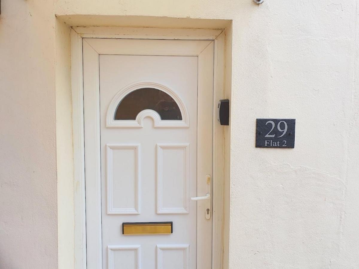 Bassett Flat With 2 Bedrooms And Superfast Wi-Fi Sittingbourne Esterno foto