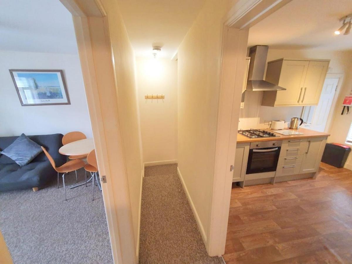 Bassett Flat With 2 Bedrooms And Superfast Wi-Fi Sittingbourne Esterno foto