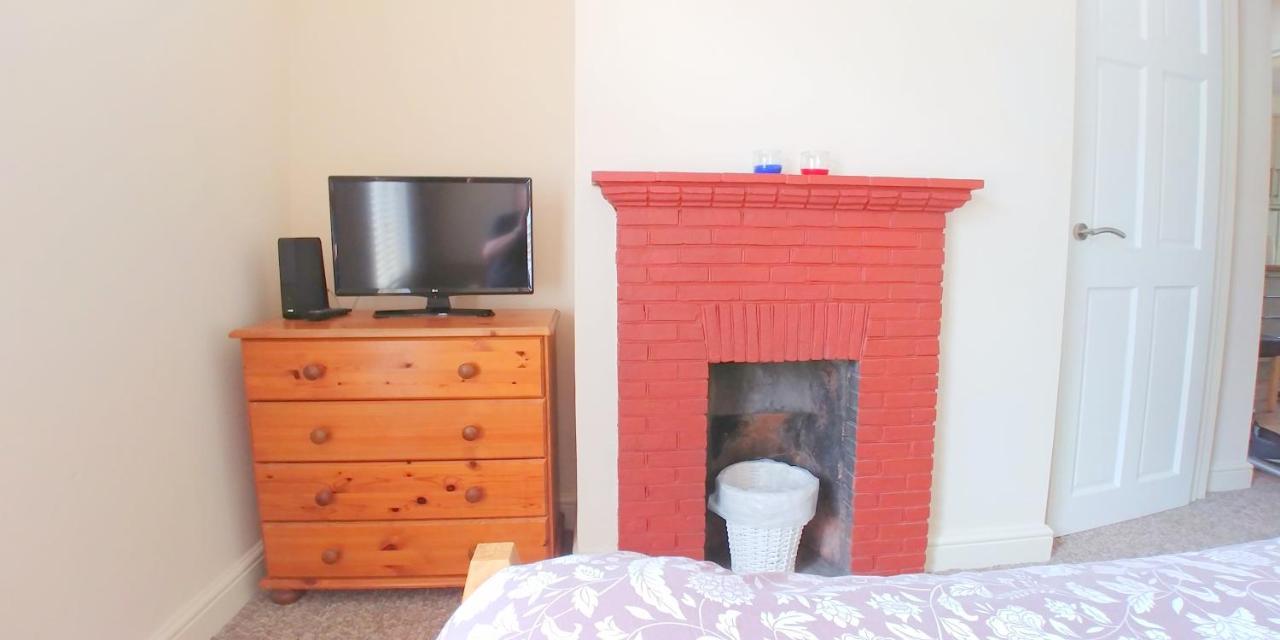 Bassett Flat With 2 Bedrooms And Superfast Wi-Fi Sittingbourne Esterno foto