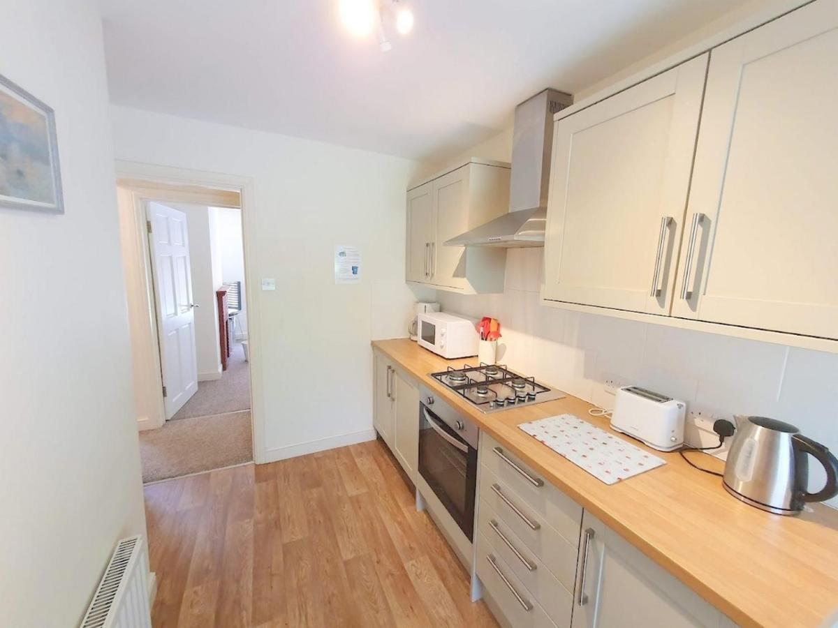 Bassett Flat With 2 Bedrooms And Superfast Wi-Fi Sittingbourne Esterno foto