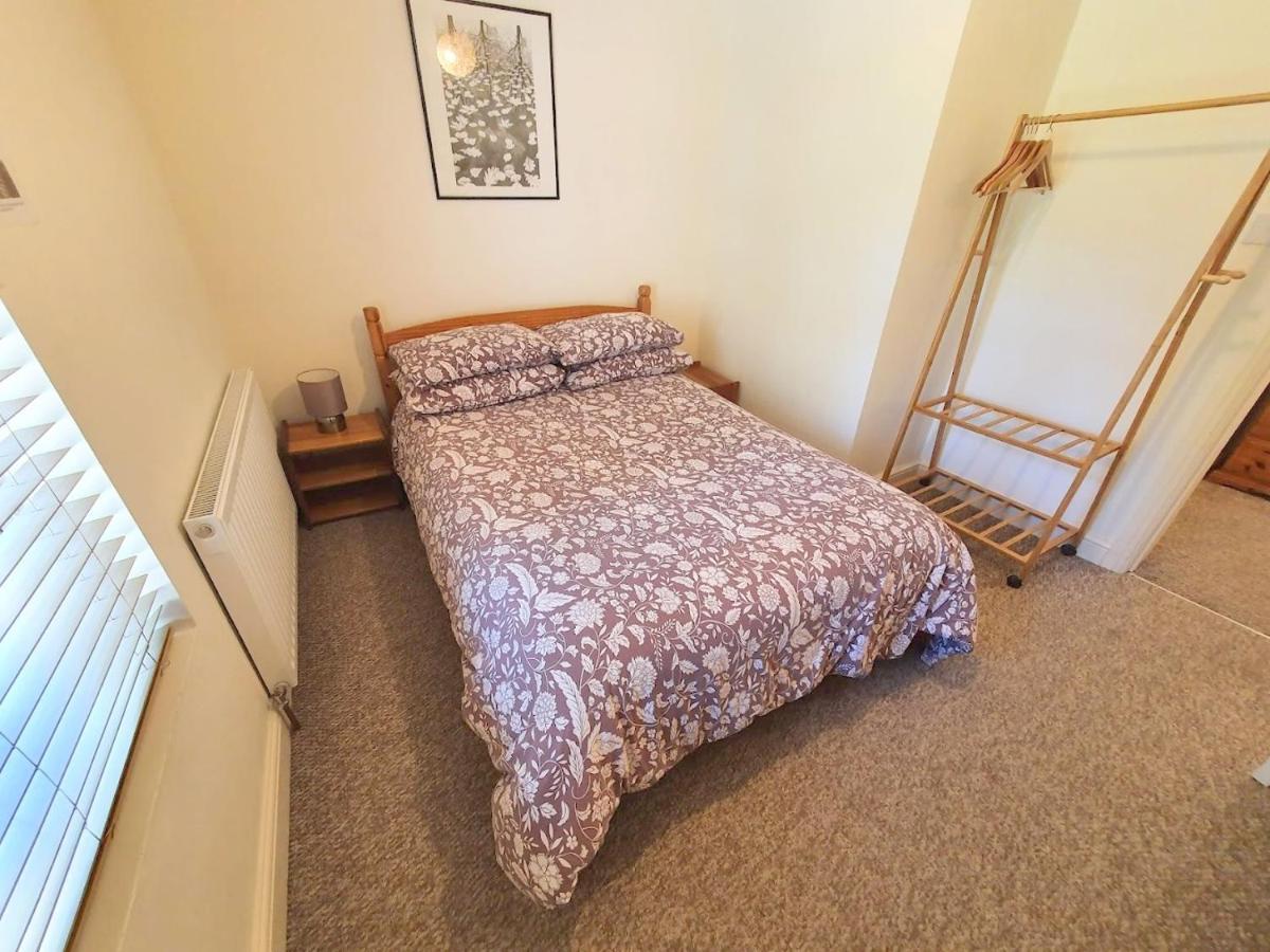 Bassett Flat With 2 Bedrooms And Superfast Wi-Fi Sittingbourne Esterno foto