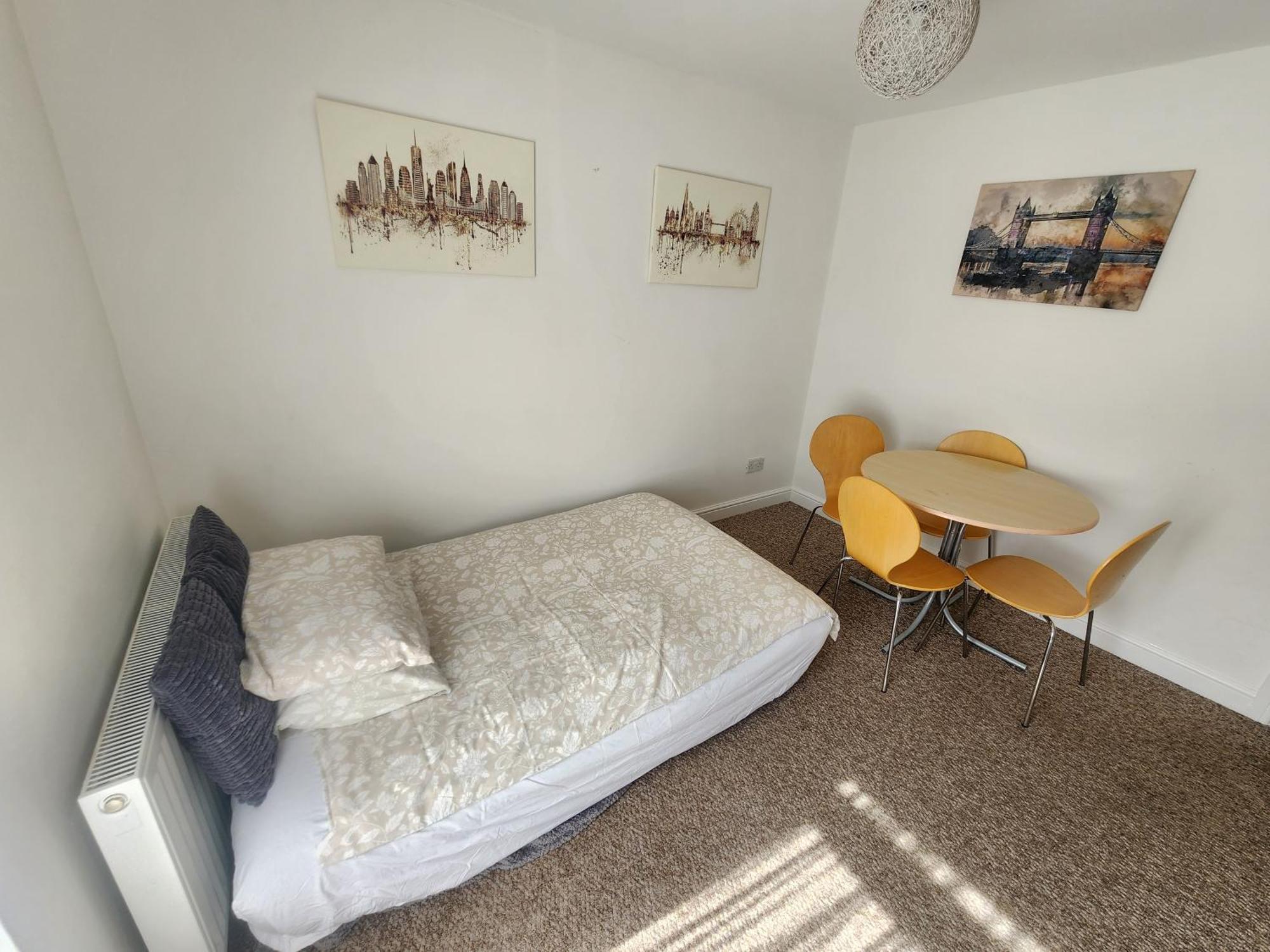 Bassett Flat With 2 Bedrooms And Superfast Wi-Fi Sittingbourne Esterno foto