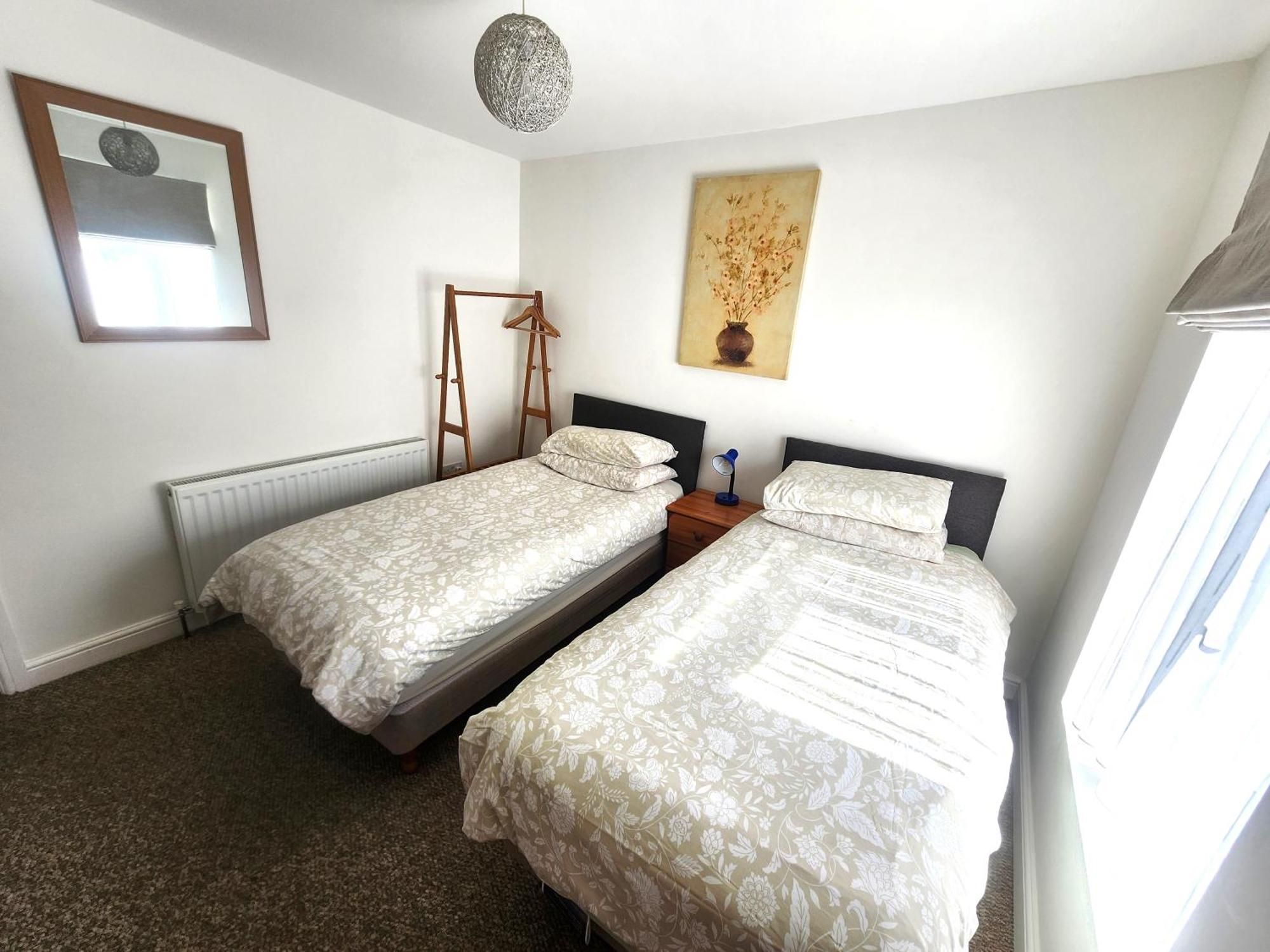 Bassett Flat With 2 Bedrooms And Superfast Wi-Fi Sittingbourne Esterno foto