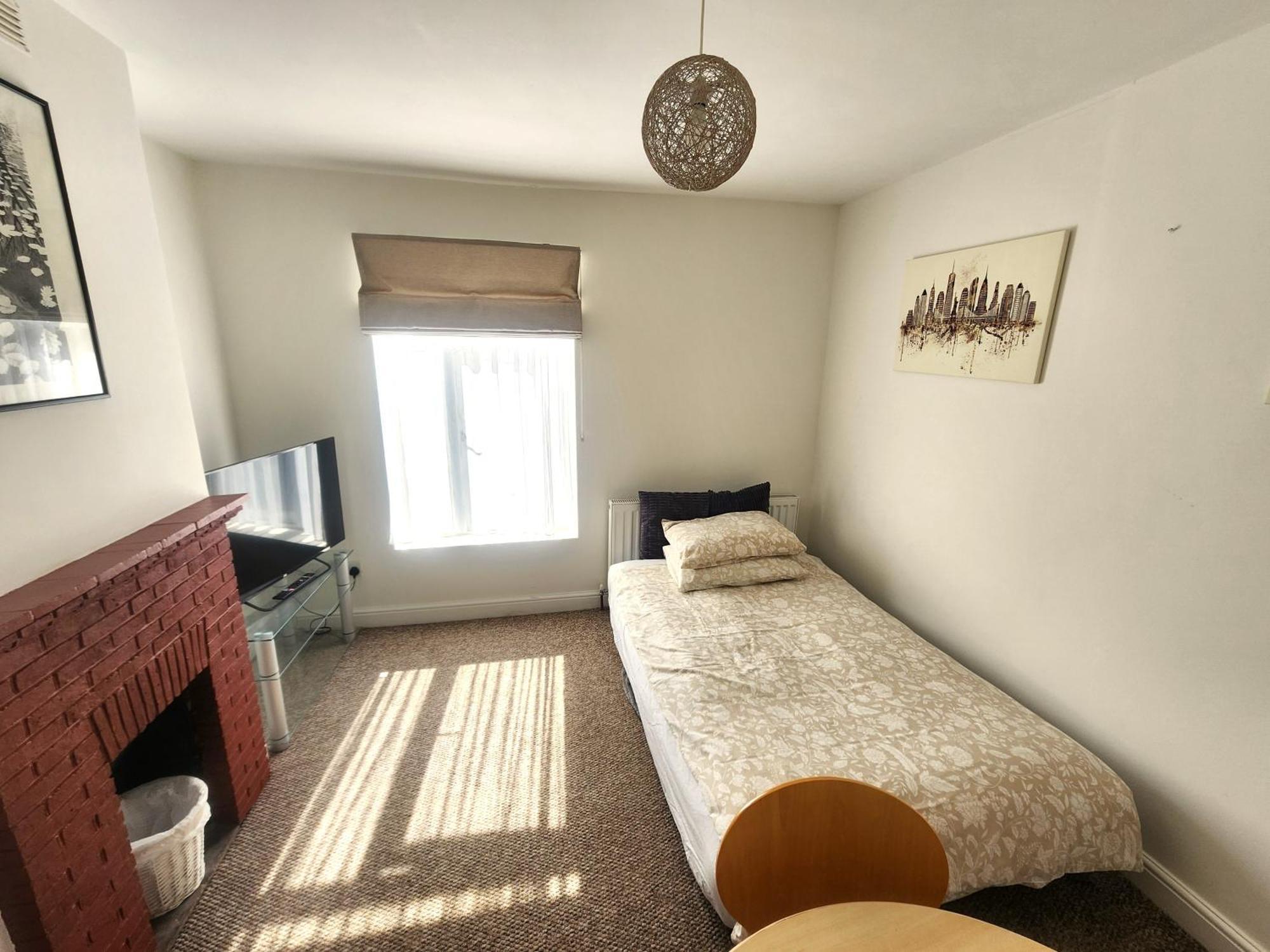 Bassett Flat With 2 Bedrooms And Superfast Wi-Fi Sittingbourne Esterno foto